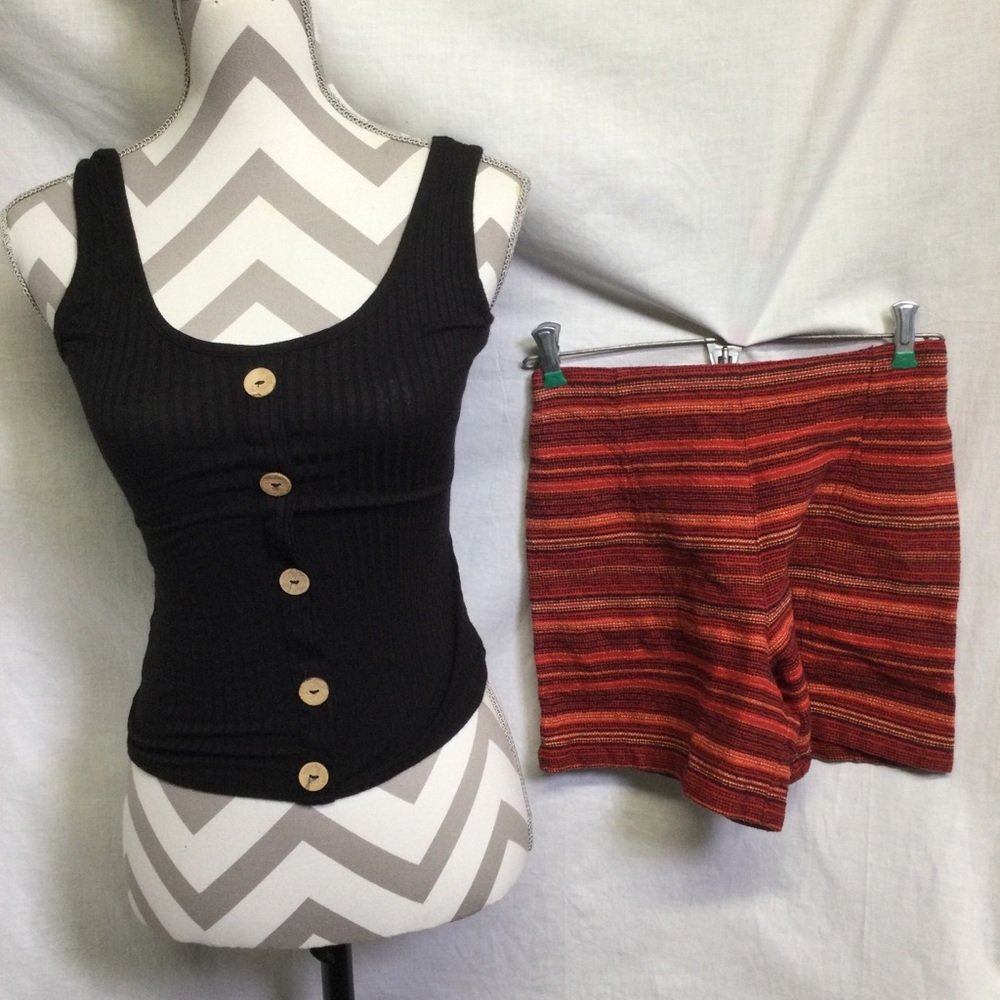 Free Kisses Black Button Detail Tank Top (XS) and Striped Shorts (S) Set